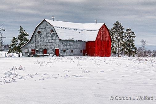 Winter Barn_32369.jpg - Photographed near Lombardy, Ontario, Canada.